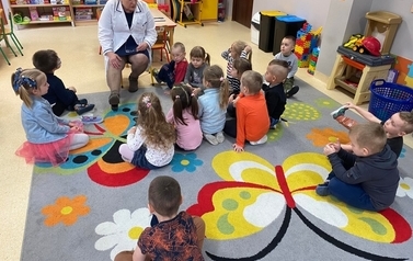Spotkanie z Panią pielęgniarką - Urszulą Kowalską 1