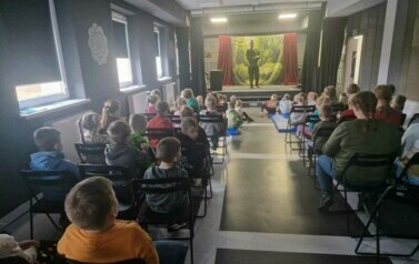 Wyjście do GOK-u na teatrzyk "Leśne Skrzaty" 1