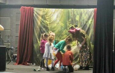 Wyjście do GOK-u na teatrzyk "Leśne Skrzaty" 2