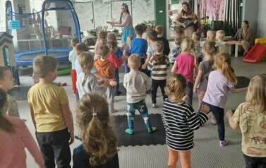 Warsztaty wielkanocne w  Smykolandii- grupa Myszki i Motylki 16