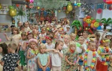 Impreza w stylu hawajskim- grupa motylki i myszki 11