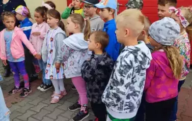 F0yYlLG8