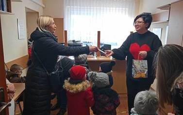 kartki świąteczne dla pracownik&oacute;w Urzędu Gminy oraz właścicieli sklepu Lewiatan 3