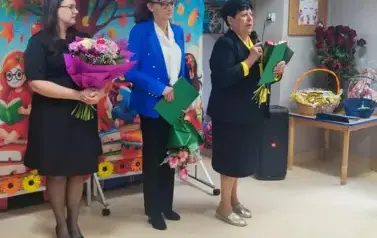 zUV6mZA_