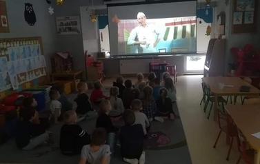 Teatrzyk on-line "Krasnoludek u kupca" 1
