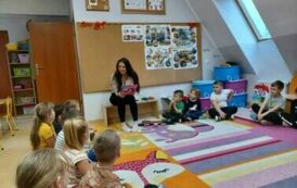 Akcja &quot;Cała Polska czyta dzieciom&quot;-grupa zajączki (2) 1