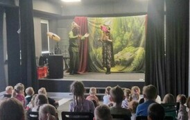 Wyjście do GOK-u na teatrzyk "Leśne Skrzaty" 9